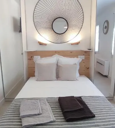 Le Studio Des Tours - Parking Apartment Arles